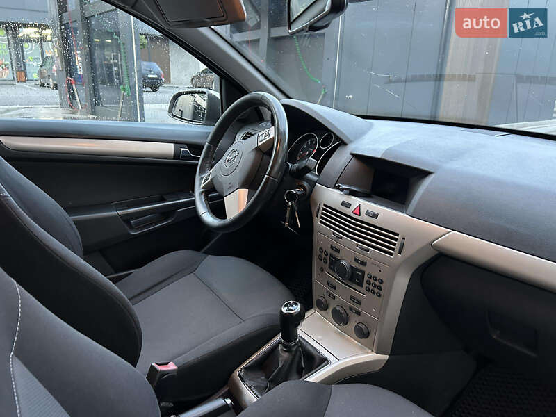 Хэтчбек Opel Astra 2007 в Тячеве фото 8 Хэтчбек Opel Astra 2007 в Тячеве