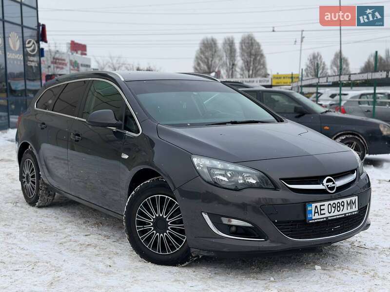 Универсал Opel Astra 2015 в Днепре