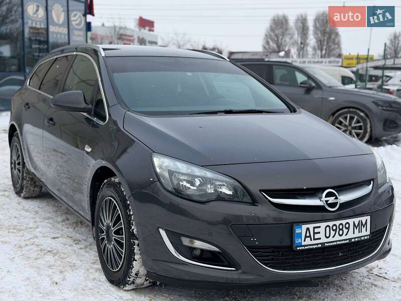 Универсал Opel Astra 2015 в Днепре