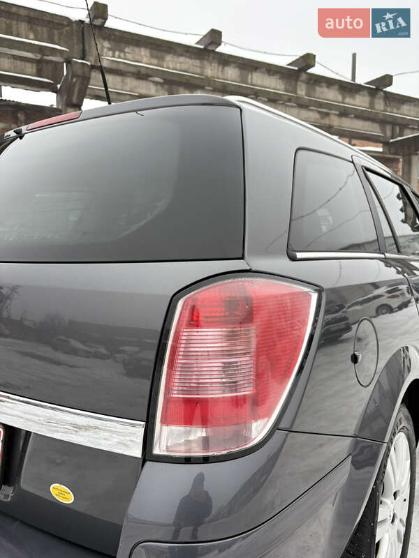 Универсал Opel Astra 2009 в Белой Церкви