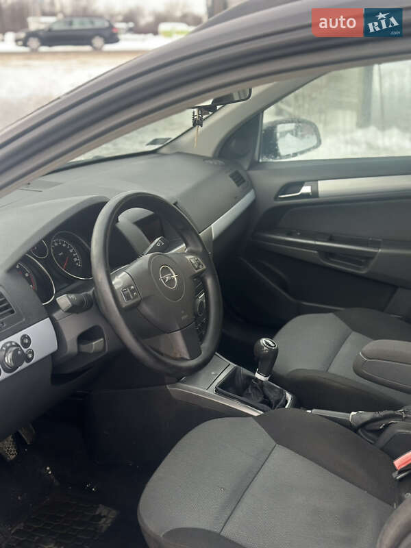 Универсал Opel Astra 2005 в Ивано-Франковске