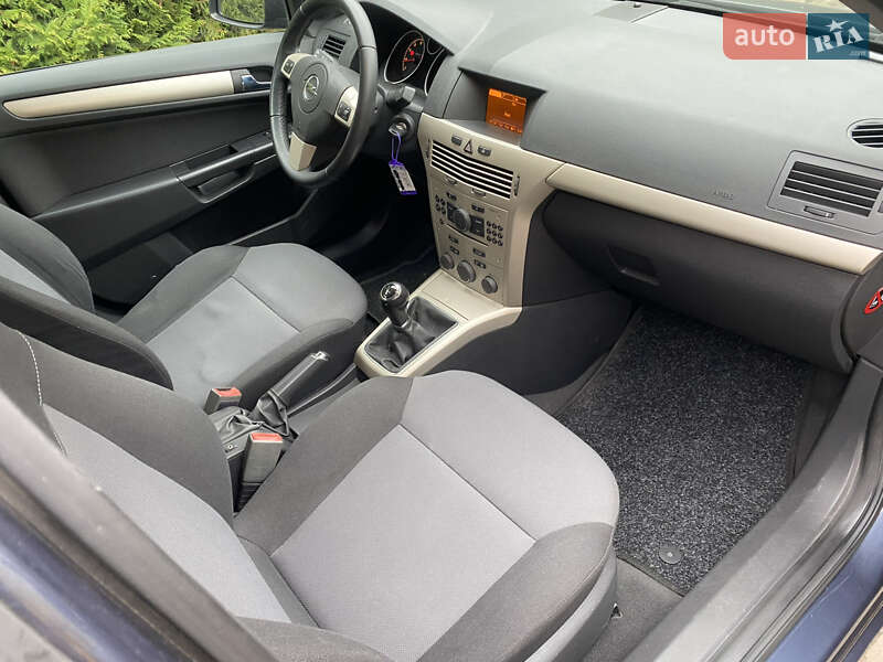 Универсал Opel Astra 2008 в Луцке