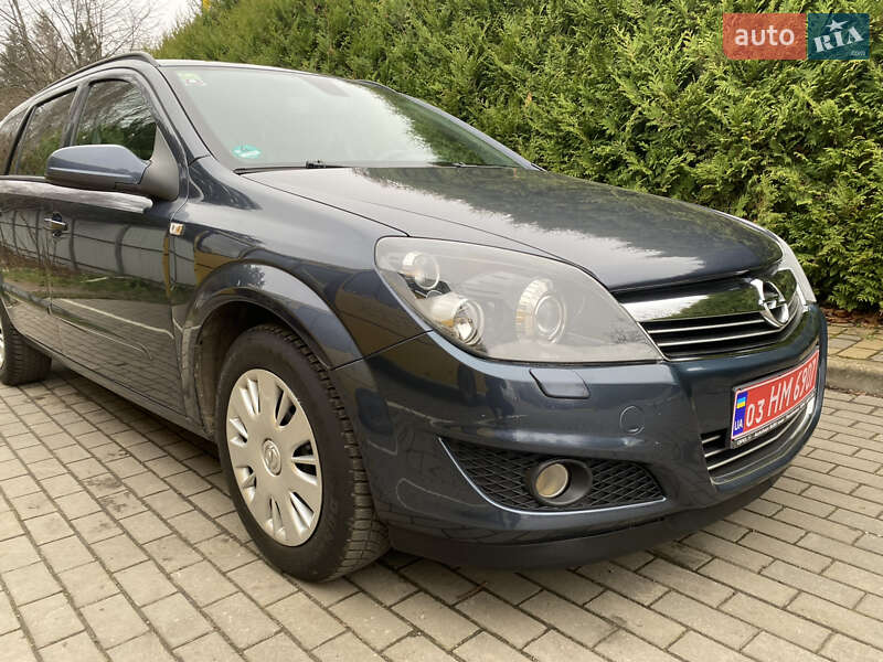 Универсал Opel Astra 2008 в Луцке