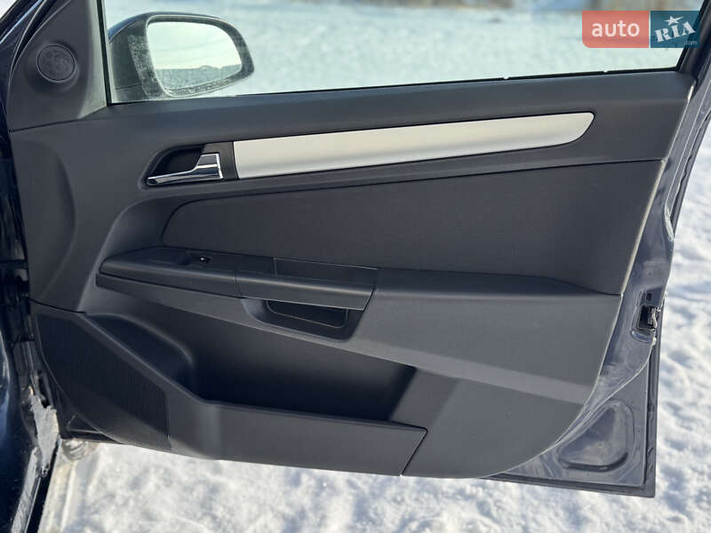 Универсал Opel Astra 2009 в Виннице