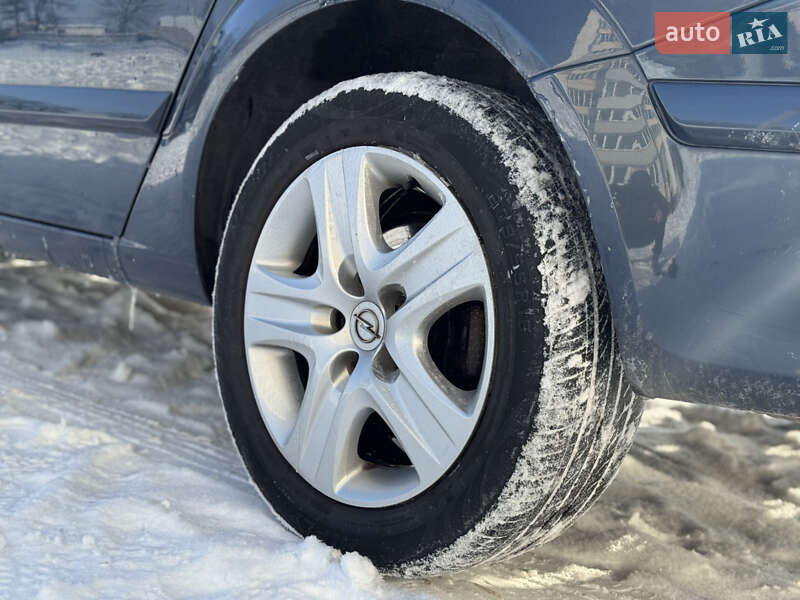 Универсал Opel Astra 2009 в Виннице