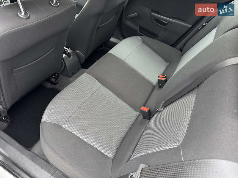 Хэтчбек Opel Astra 2009 в Луцке фото 50 Хэтчбек Opel Astra 2009 в Луцке