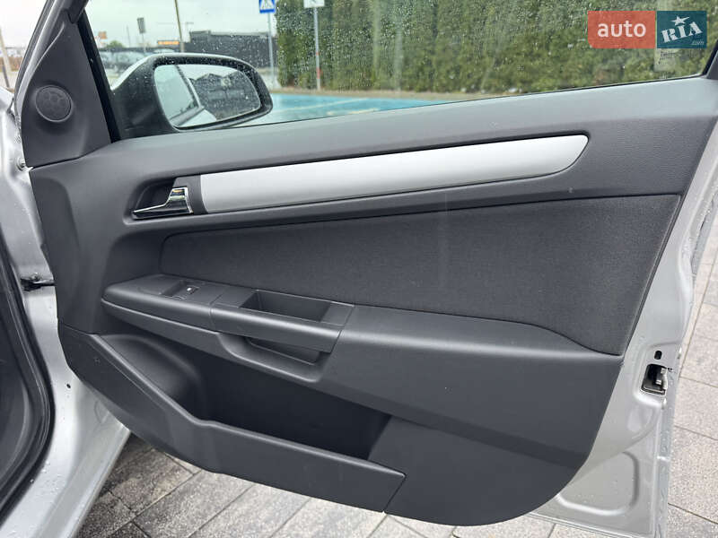 Хэтчбек Opel Astra 2009 в Луцке фото 69 Хэтчбек Opel Astra 2009 в Луцке