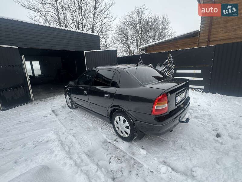 Седан Opel Astra 2008 в Заболотове
