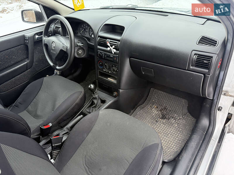 Универсал Opel Astra 2001 в Кременце