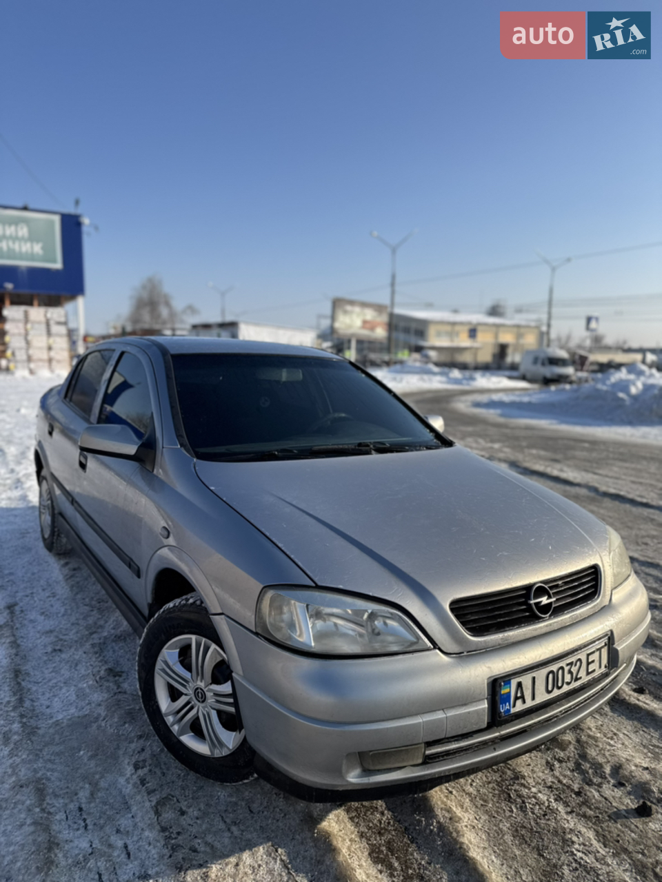 Продам авто в гарному стані
Не гнила, їздить кожен день
Нове лобове скло, тонована вкруг
Гарне біле світло. Фари HELLA
Зимова резина в чудовому стані, є комплект літньої
Хороша комплектація. Передні електропідйомники, кондиціонер. ГУР, Подушки безпеки, центральний замок
По документам порядок , любий вид переоформлення