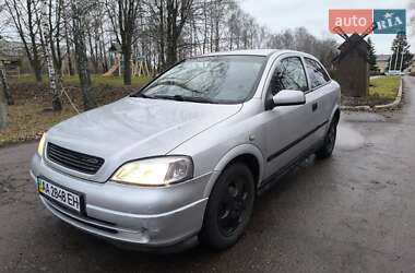 Хэтчбек Opel Astra 2000 в Яготине