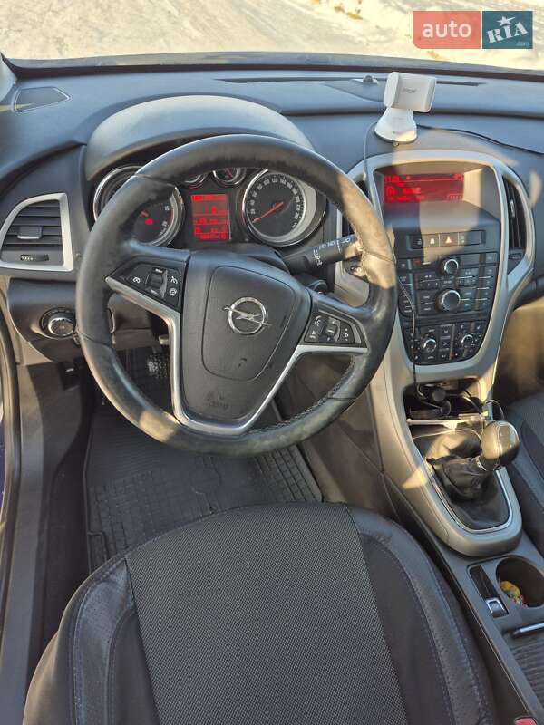 Универсал Opel Astra 2013 в Буче фото 14 Универсал Opel Astra 2013 в Буче