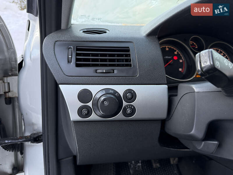 Универсал Opel Astra 2009 в Тернополе