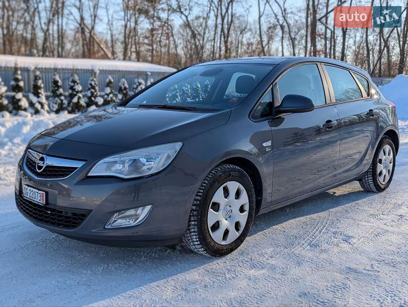 Хэтчбек Opel Astra 2012 в Луцке