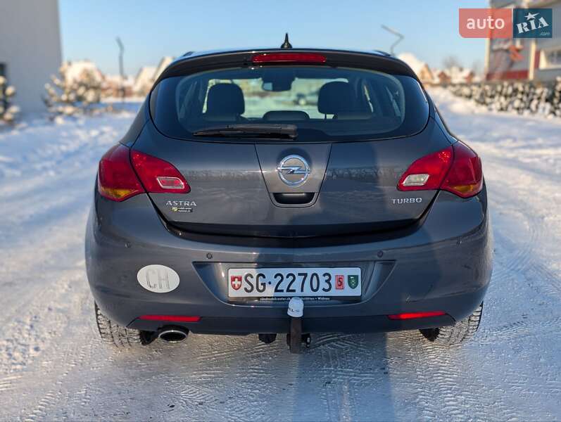Хэтчбек Opel Astra 2012 в Луцке