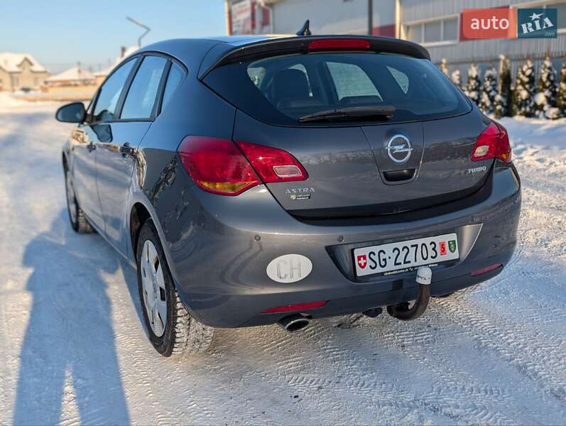 Хэтчбек Opel Astra 2012 в Луцке