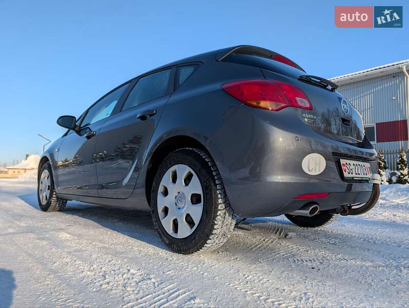 Хэтчбек Opel Astra 2012 в Луцке