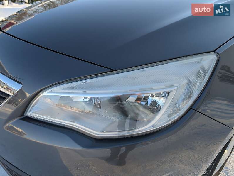 Хэтчбек Opel Astra 2012 в Луцке