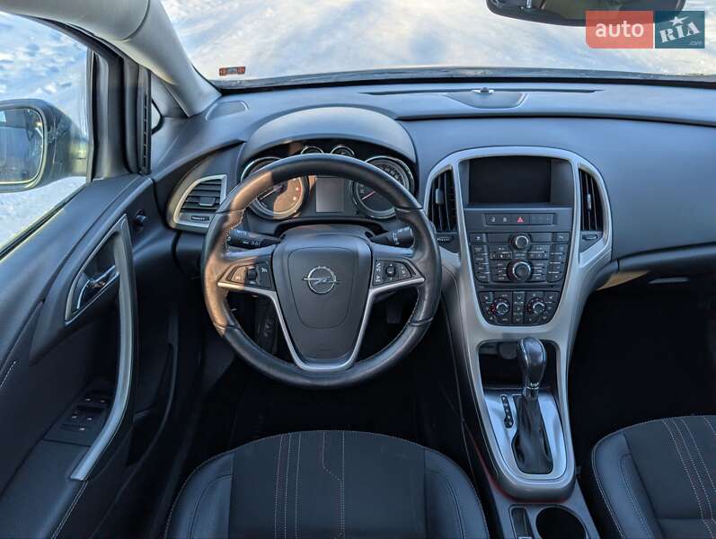 Хэтчбек Opel Astra 2012 в Луцке