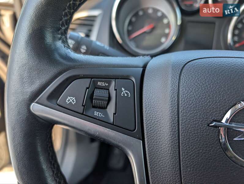 Хэтчбек Opel Astra 2012 в Луцке