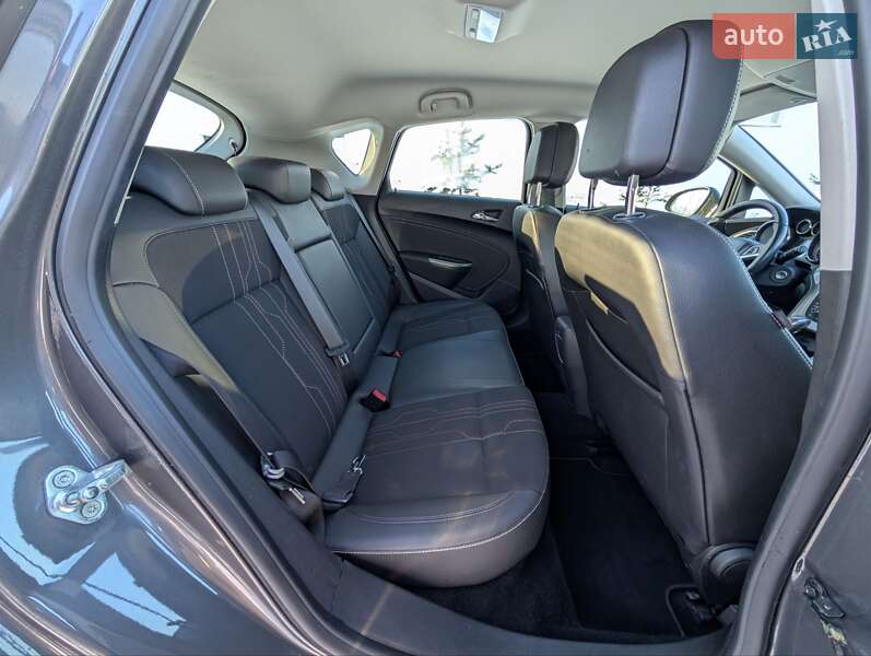 Хэтчбек Opel Astra 2012 в Луцке