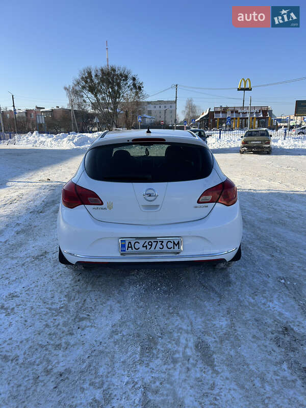 Хэтчбек Opel Astra 2014 в Ковеле