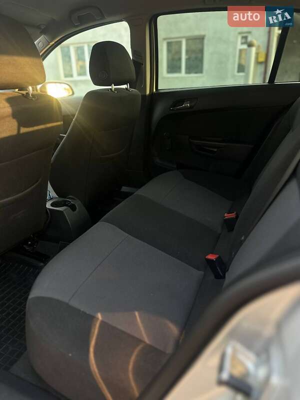 Хэтчбек Opel Astra 2014 в Коломые