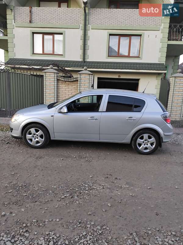 Хэтчбек Opel Astra 2014 в Коломые