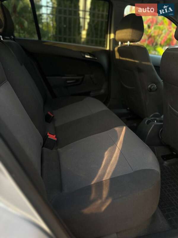 Хэтчбек Opel Astra 2014 в Коломые