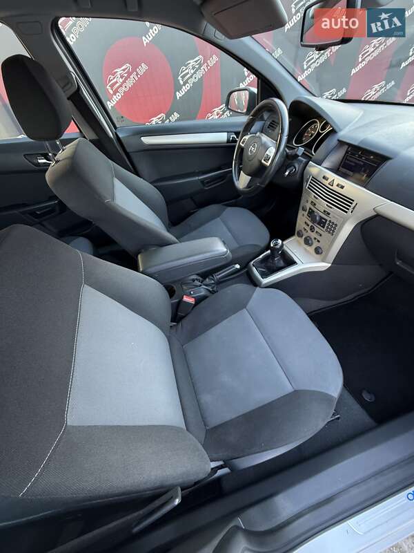 Универсал Opel Astra 2008 в Сумах