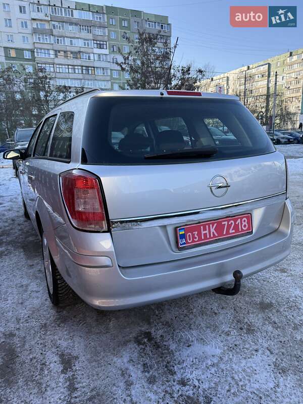 Универсал Opel Astra 2008 в Сумах