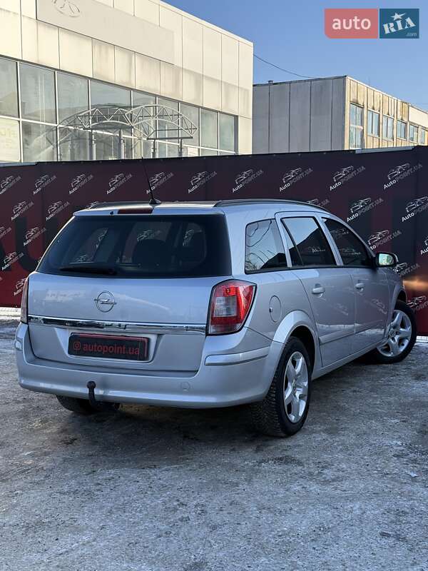 Универсал Opel Astra 2008 в Сумах