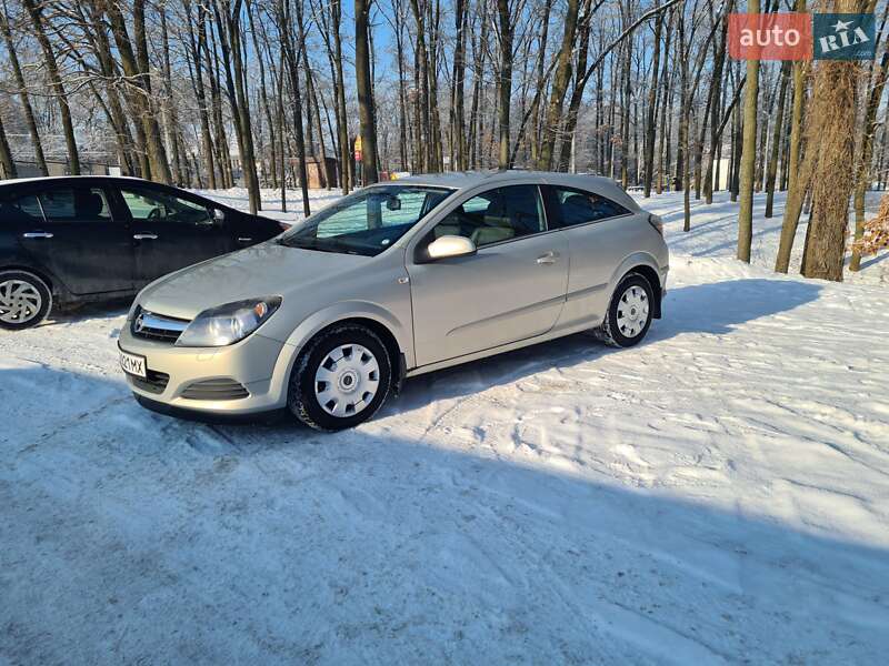 Хэтчбек Opel Astra 2005 в Киеве