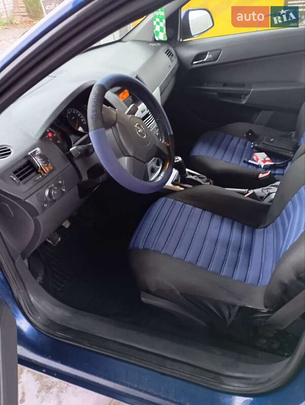 Универсал Opel Astra 2011 в Богородчанах