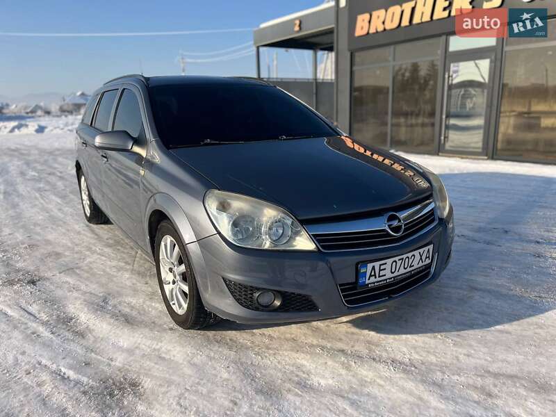 Универсал Opel Astra 2007 в Буштыне