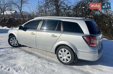 Универсал Opel Astra 2009 в Хусте