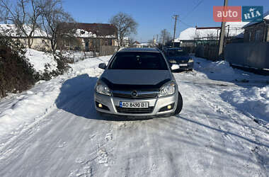 Универсал Opel Astra 2009 в Хусте