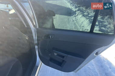 Универсал Opel Astra 2009 в Хусте