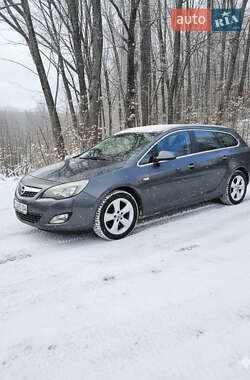 Универсал Opel Astra 2011 в Дрогобыче
