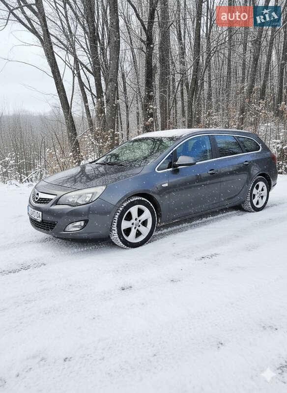 Opel Astra 2011 Opel Astra 2011