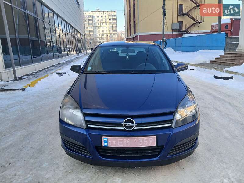 Хэтчбек Opel Astra 2005 в Черновцах