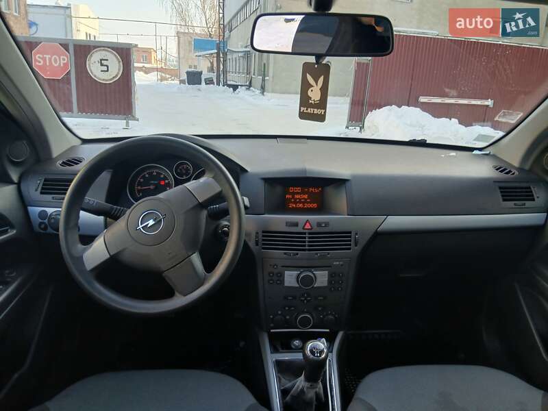 Хэтчбек Opel Astra 2005 в Черновцах