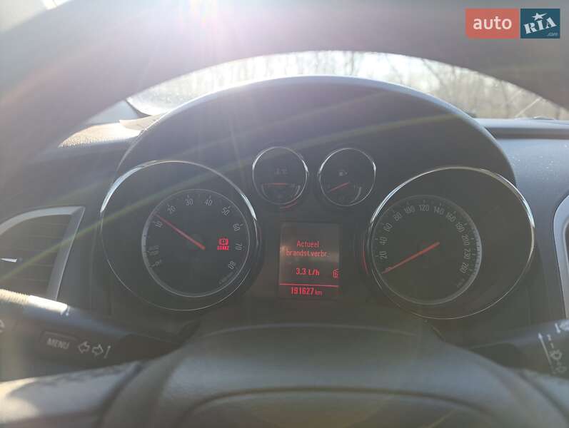 Универсал Opel Astra 2012 в Стрые