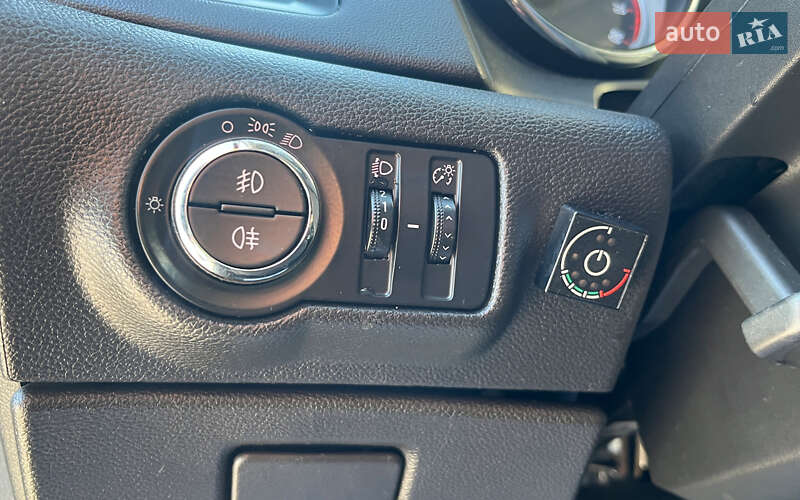 Универсал Opel Astra 2014 в Стрые