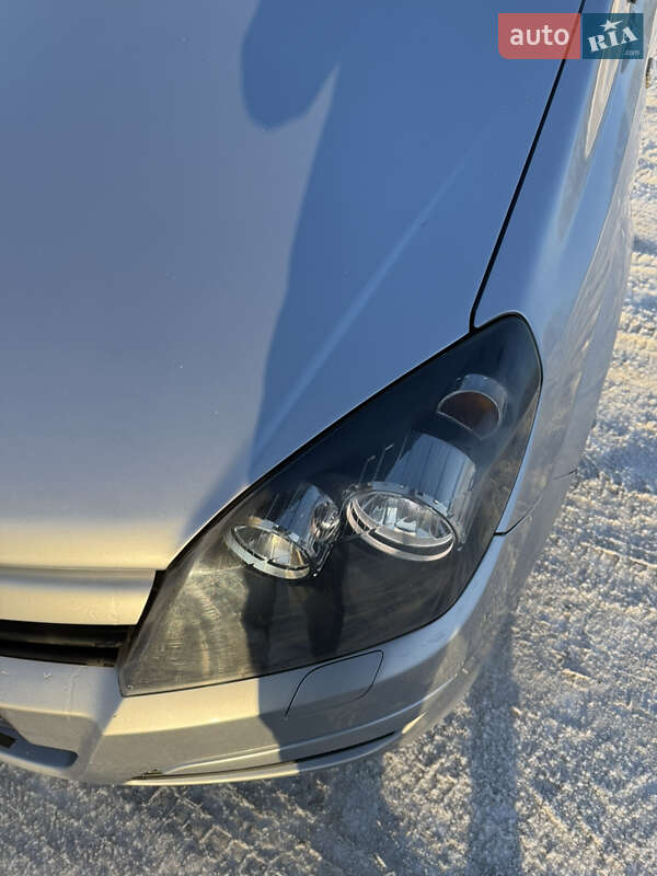 Универсал Opel Astra 2005 в Тернополе