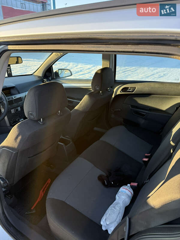 Универсал Opel Astra 2005 в Тернополе