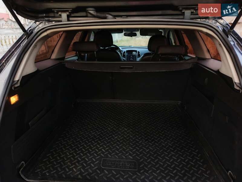 Универсал Opel Astra 2012 в Богородчанах