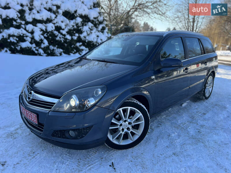 Универсал Opel Astra 2009 в Луцке