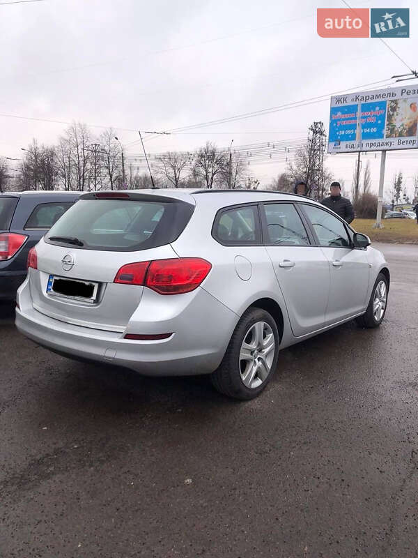 Универсал Opel Astra 2010 в Луцке фото 3 Универсал Opel Astra 2010 в Луцке