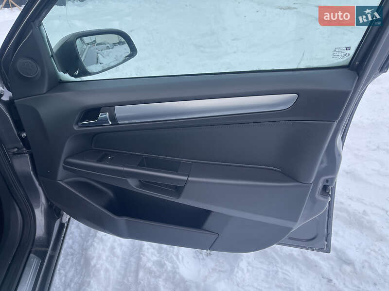 Универсал Opel Astra 2009 в Луцке фото 28 Универсал Opel Astra 2009 в Луцке